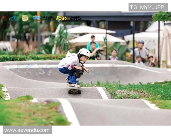 成都滑板队技术革新引发热议推动滑板文化蓬勃发展