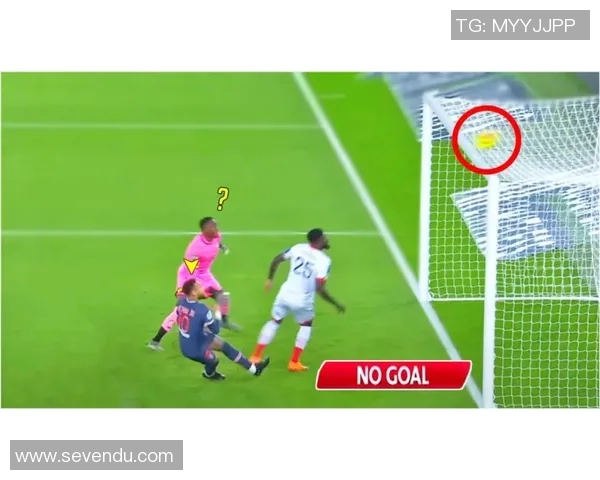 足球明星与闲趣饼干的完美结合让你在赛场外也能享受美味时光 足球明星与闲趣饼干的完美结合让你在赛场外也能享受美味时光