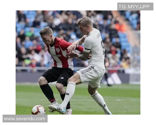 足球明星的忠实伙伴揭秘看家犬背后的故事与训练技巧 足球明星的忠实伙伴揭秘看家犬背后的故事与训练技巧