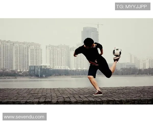 从路人到足球明星的逆袭之路精彩瞬间回顾与感悟